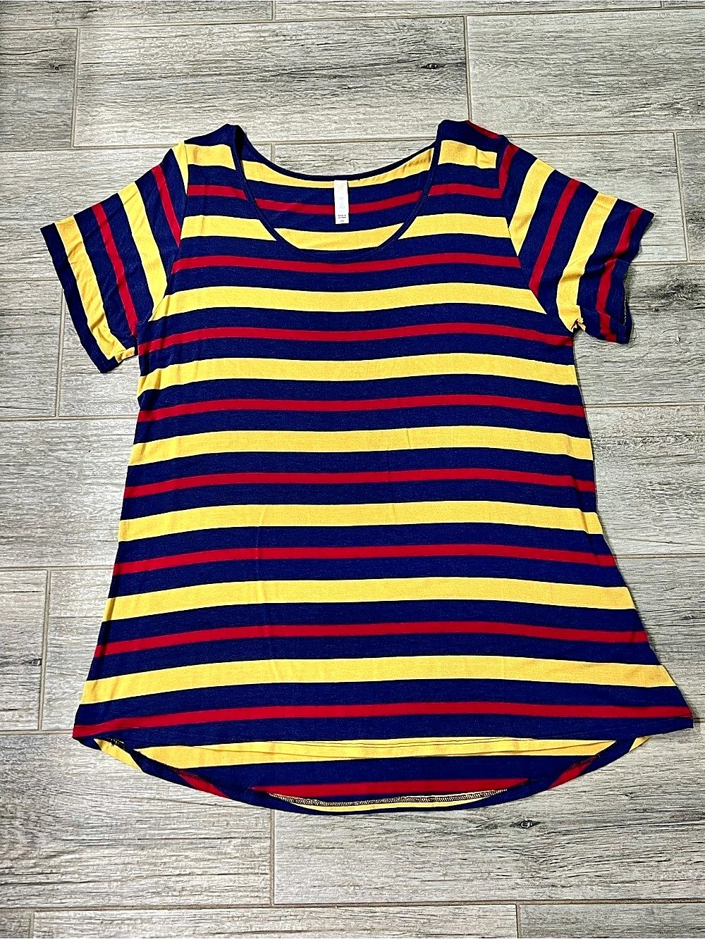 Striped Short Sleeve Top in Red Blue & Yellow 2XL Like New
